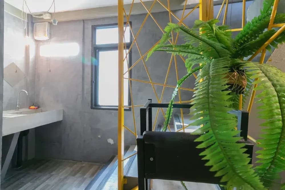 M Gray Hostel & Cafe - photo 17
