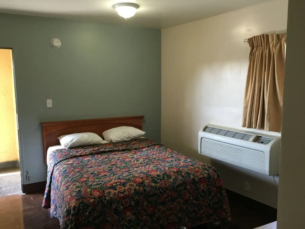 Eastsider Motel - photo 6