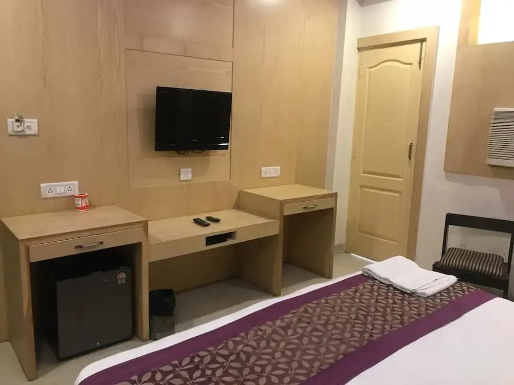 Hotel Saina International - photo 18
