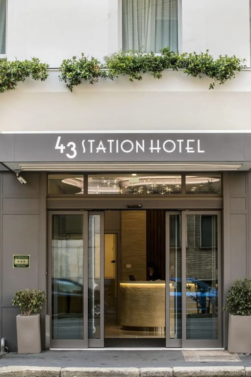 43 Station Hotel - photo 1