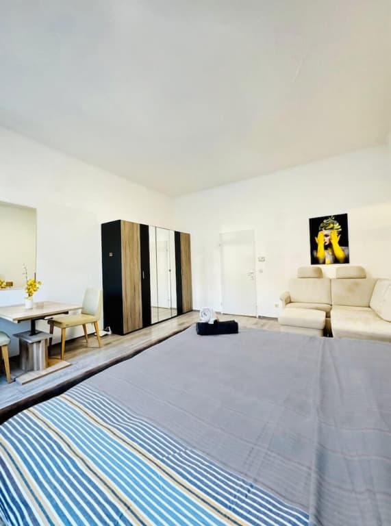 Cozy 3BR Apt for 6 Near to FAC Platz - photo 18