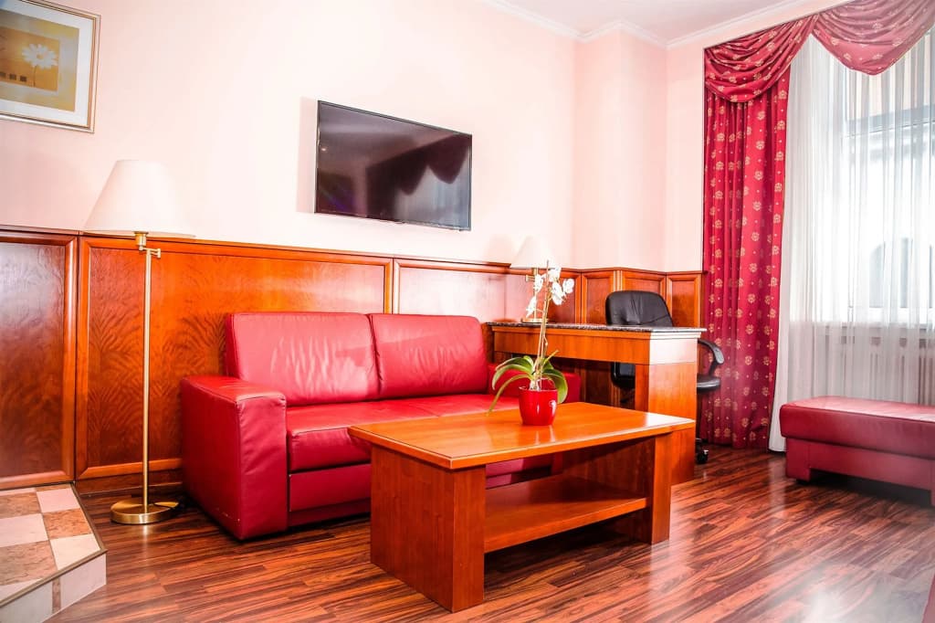Hotel Corvinus - photo 2