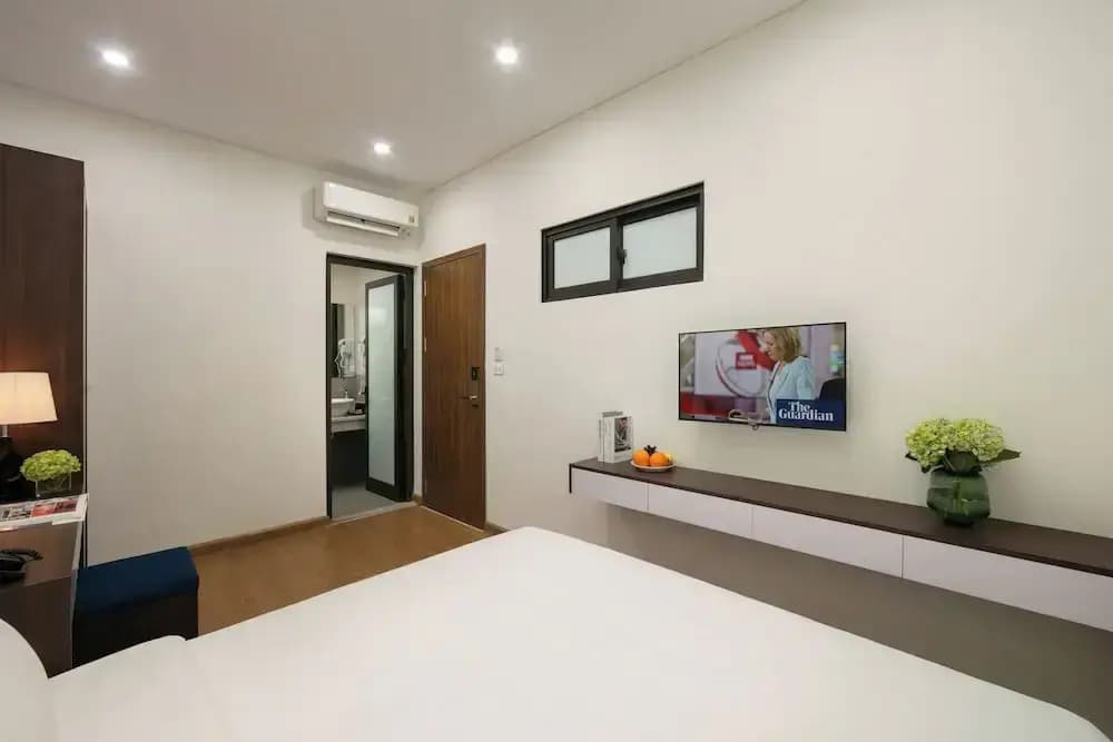 Queen Cafe Hotel - photo 8