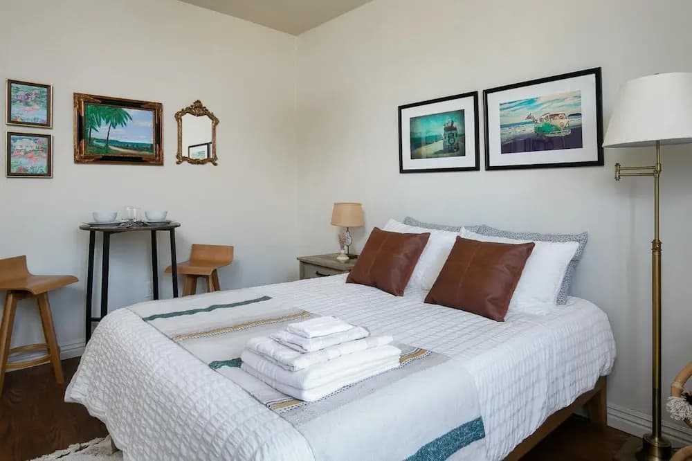 Beautiful Studio Near Hollywood! Sleeps 2! - photo 10