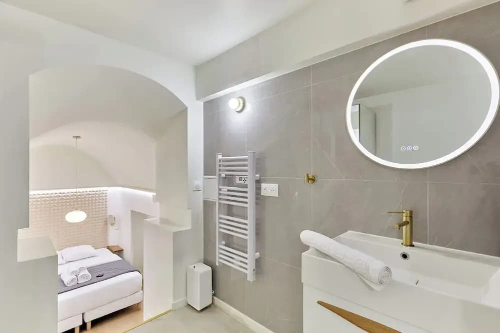 Amazing Apartment in the Center of Paris - photo 9