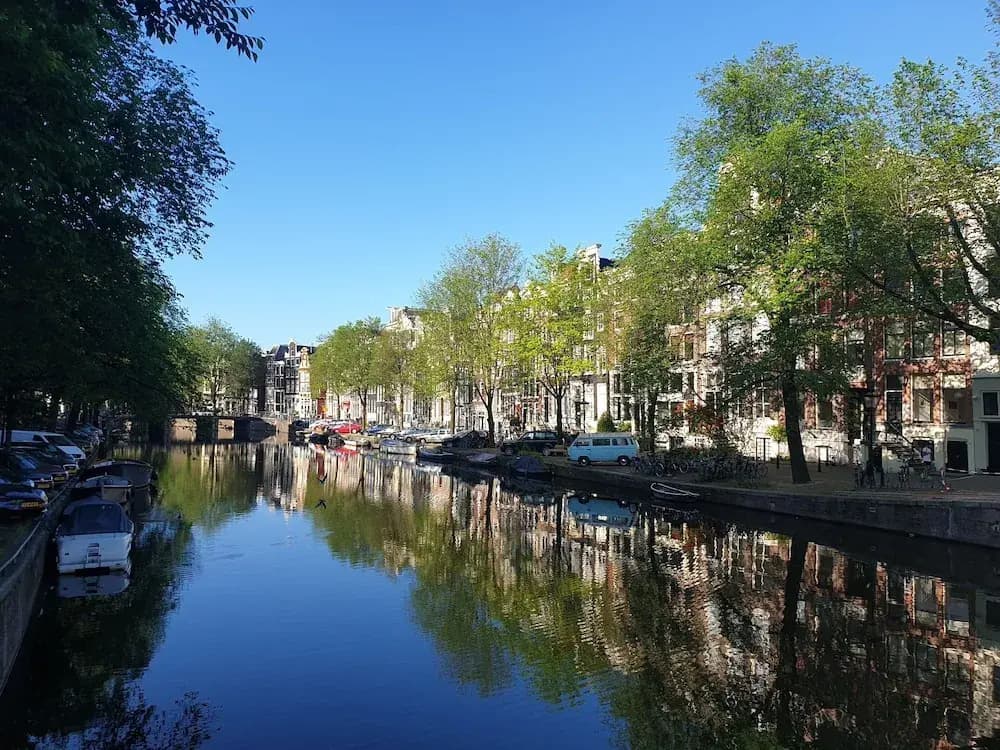 B&B Singel Suites - photo 13