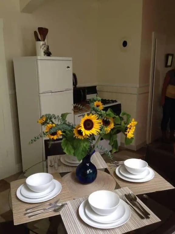 Charming 2 bdrm Dolores Heights Apt - photo 5