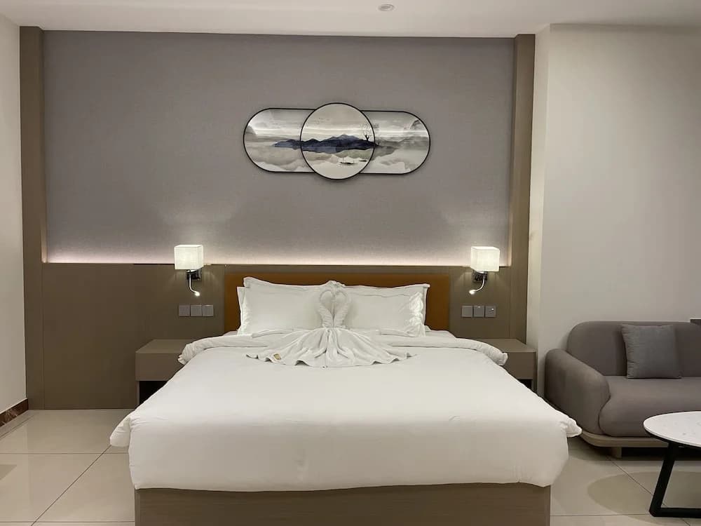 Season Inn Hotel - photo 5
