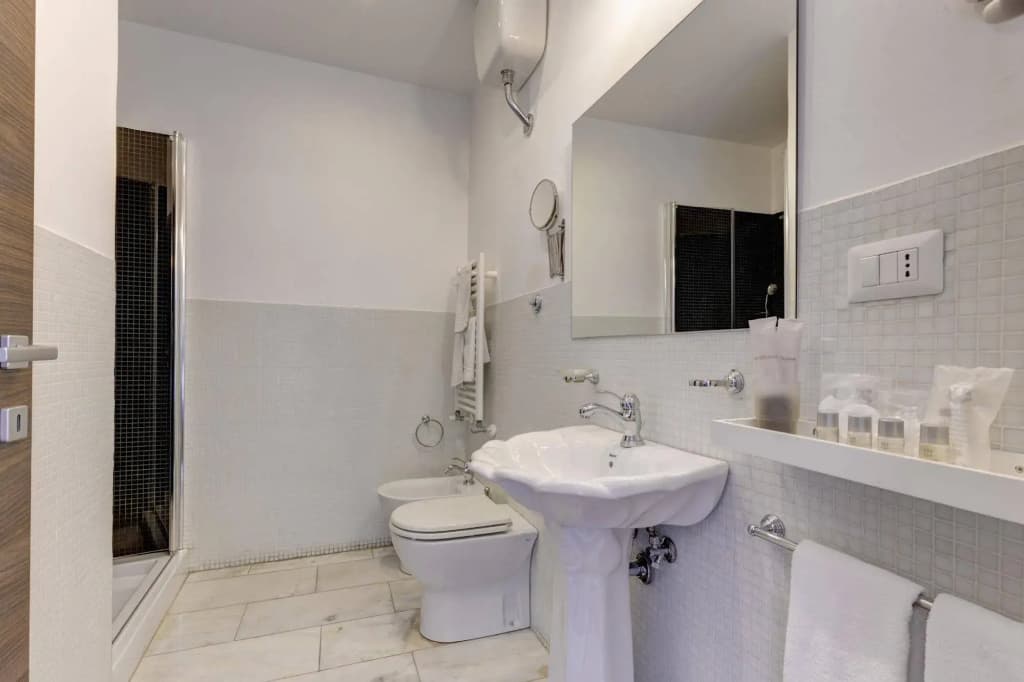 Little Rhome Suites - photo 8