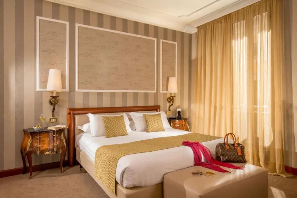 Savoy Hotel - photo 21