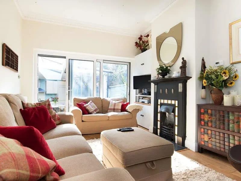 Veeve  Light And Open 2 Bed House Moore Park Road Fulham - photo 5
