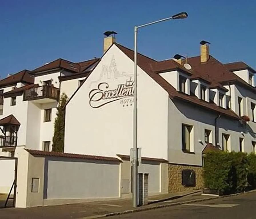 Hotel Excellent - photo 1