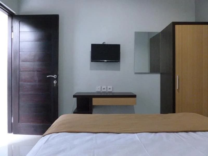 Griya Widhi Guest House - photo 4