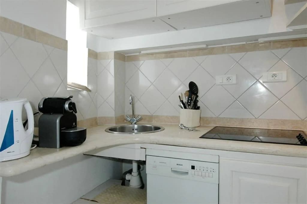 Mithouard Apartment - photo 20