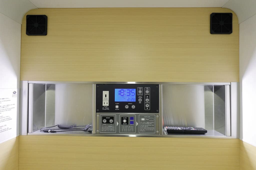 Acro Capsule Hotel Namba Dotonbori - photo 37