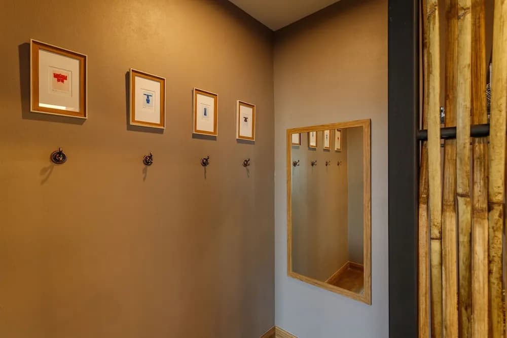 Hostel One Art & Gallery - photo 16