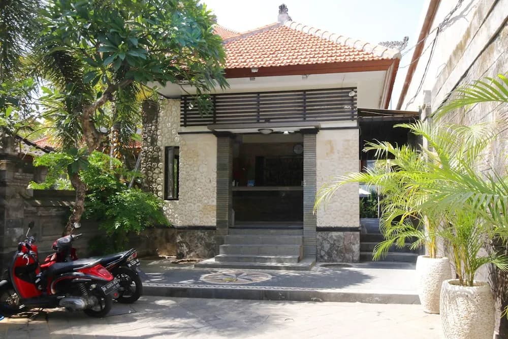 Airy Raya Legian 120 Kuta Bali - main photo