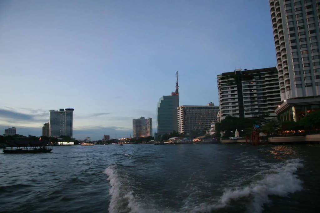 Bangkok Check Inn @ Chareon Krung - photo 15