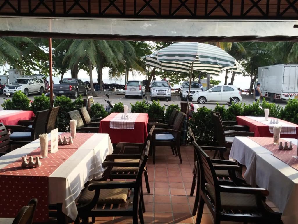 Jomtien Boathouse - photo 20
