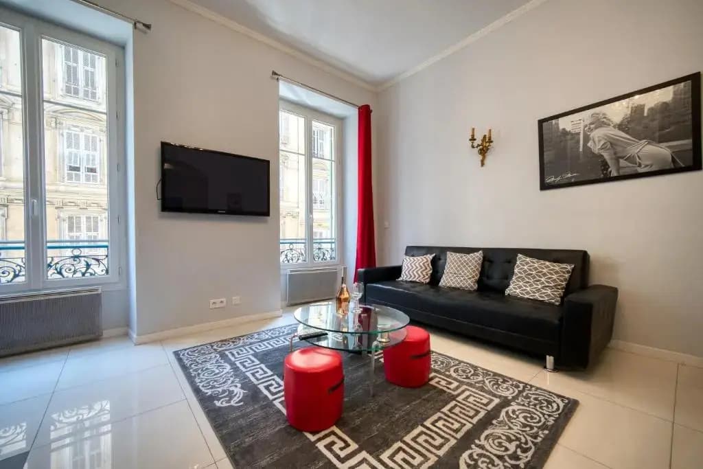 Lusso 5 beds Central Apartment - photo 8