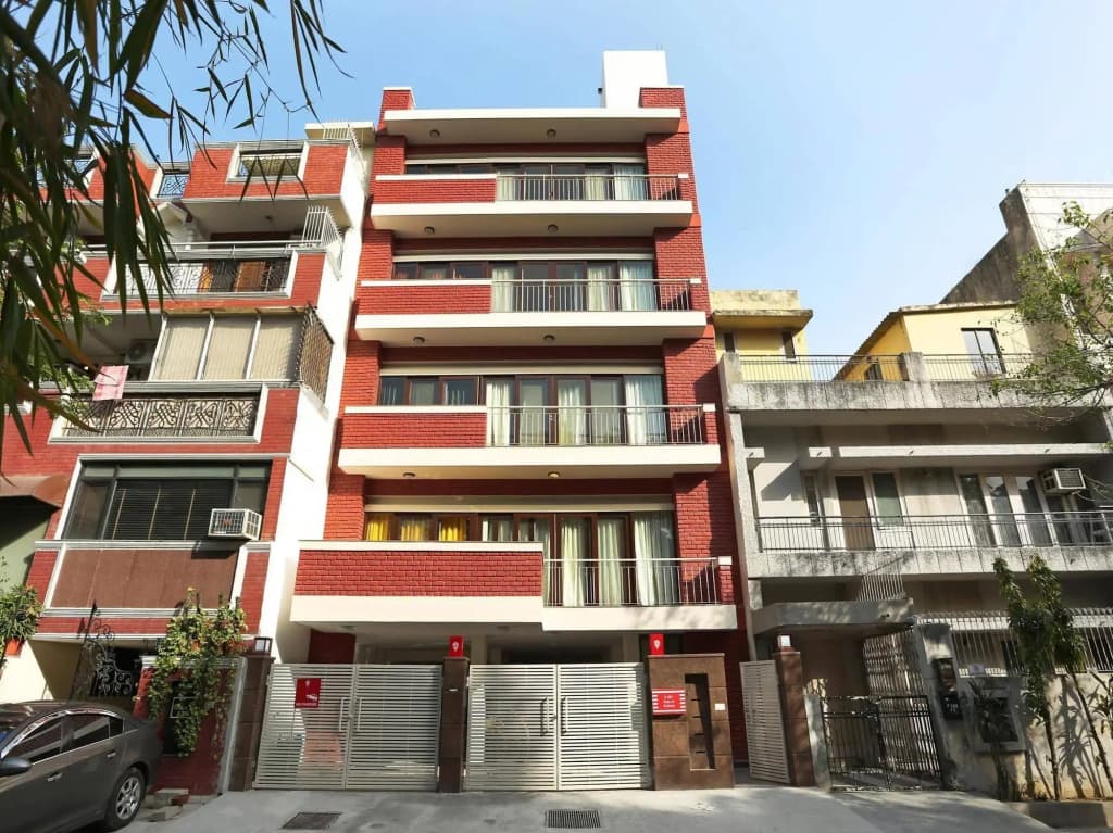 OYO Flagship 494 East of Kailash - photo 1