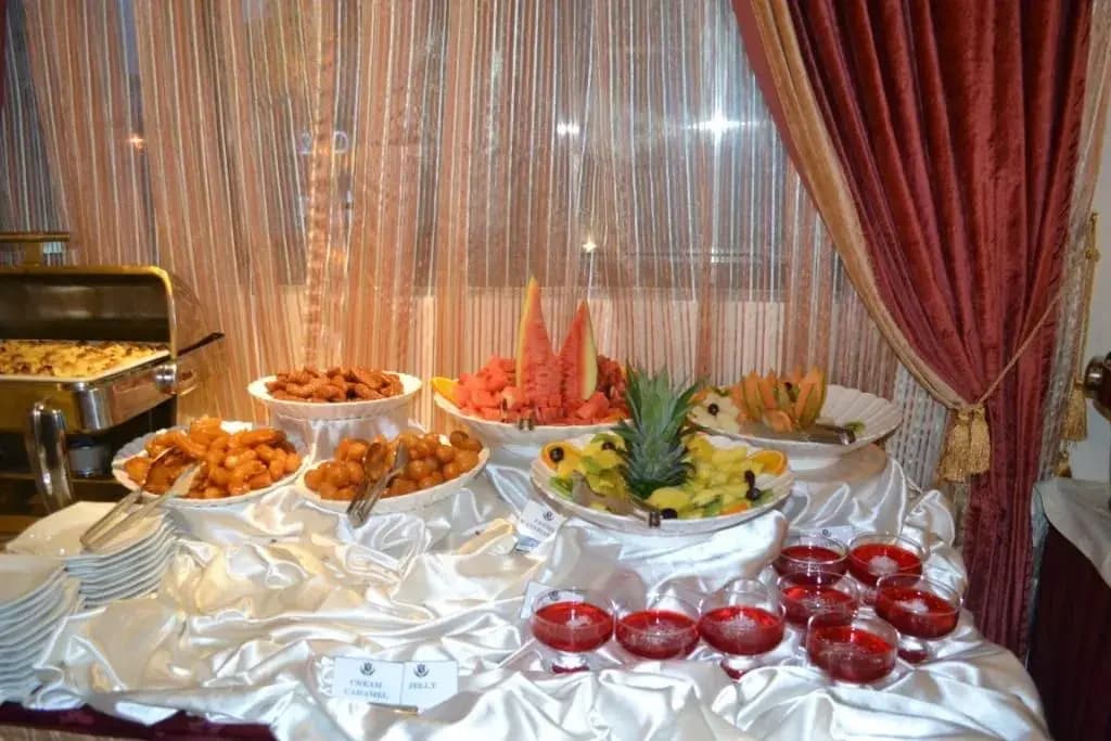 Sharjah Royal Tulip Hotel apartment - photo 12