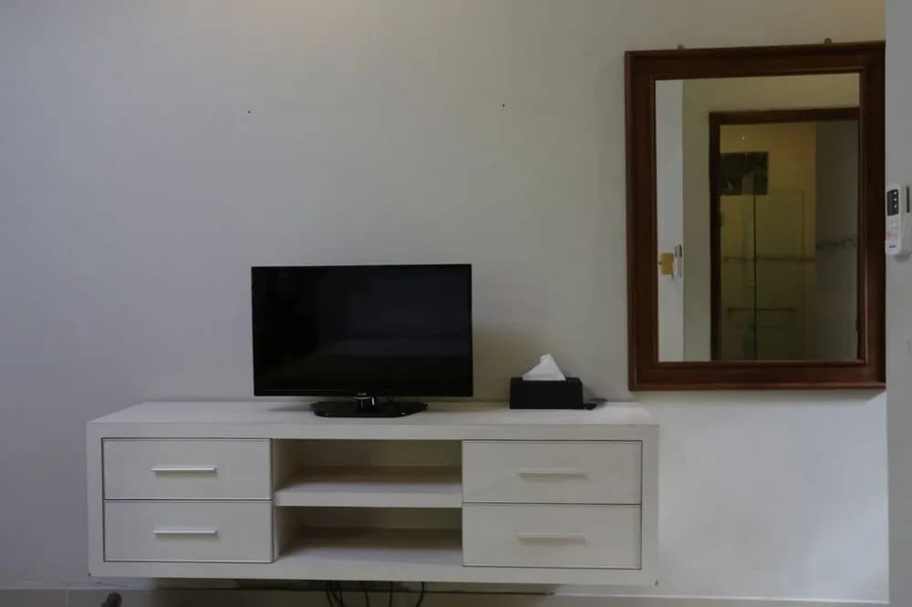 RedDoorz near Pantai Double Six - photo 6