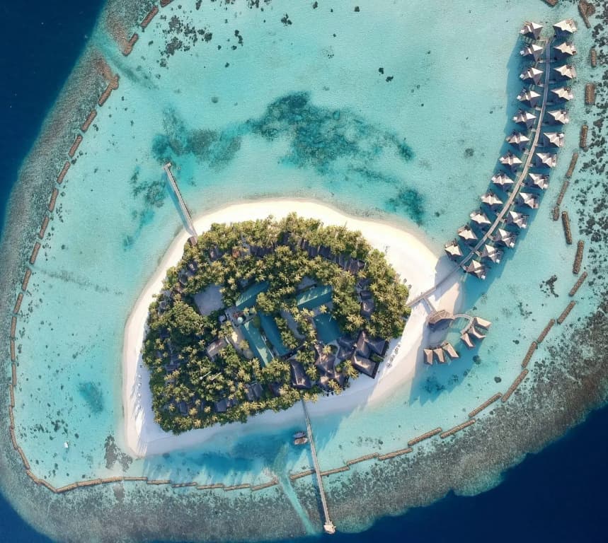 Vakarufalhi Island Resort & Spa - photo 11