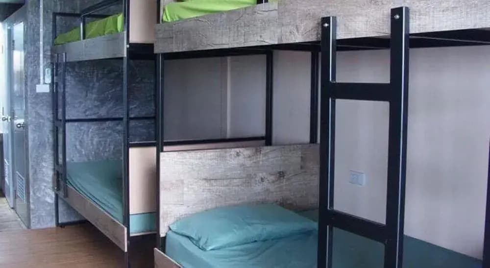 Red Heaven Hostel - photo 8
