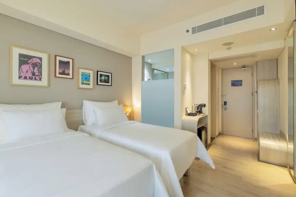 Artotel Harmoni Jakarta - photo 4