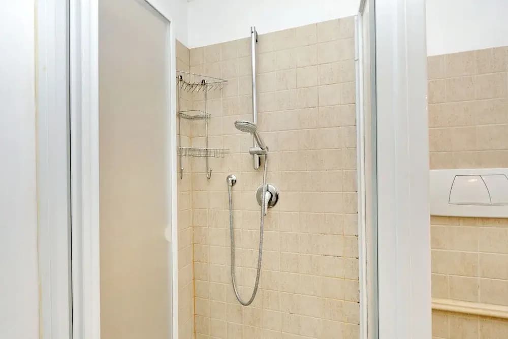 Leonita Apartment - photo 9