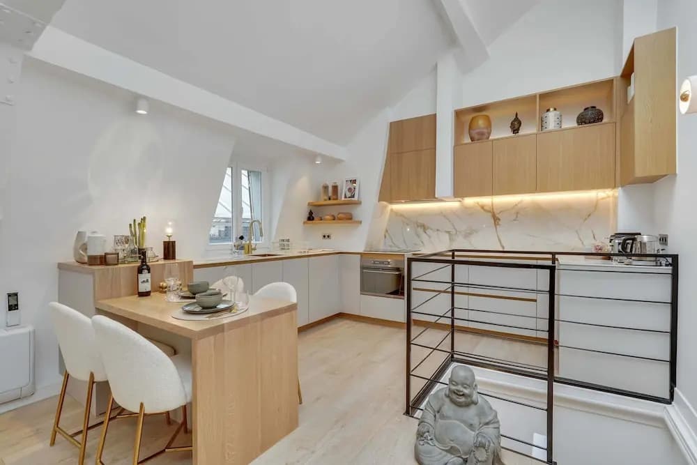 Historical Apartment in the Heart of Paris - 4 - photo 5