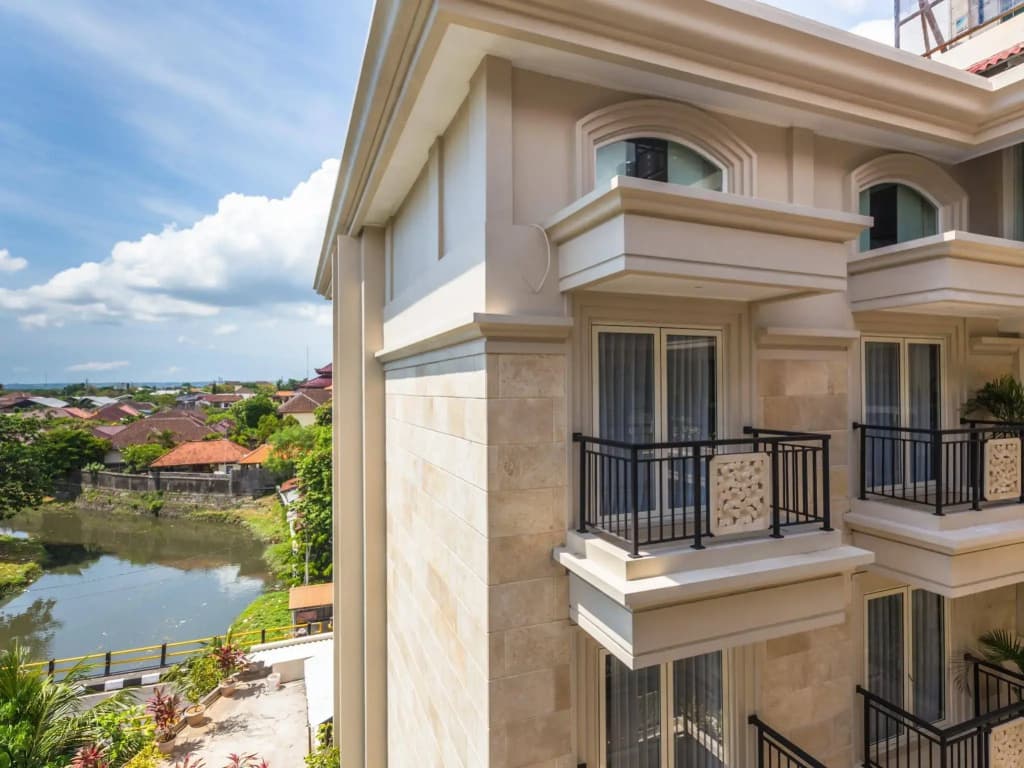 Alron Hotel Kuta Powered by Archipelago - photo 1