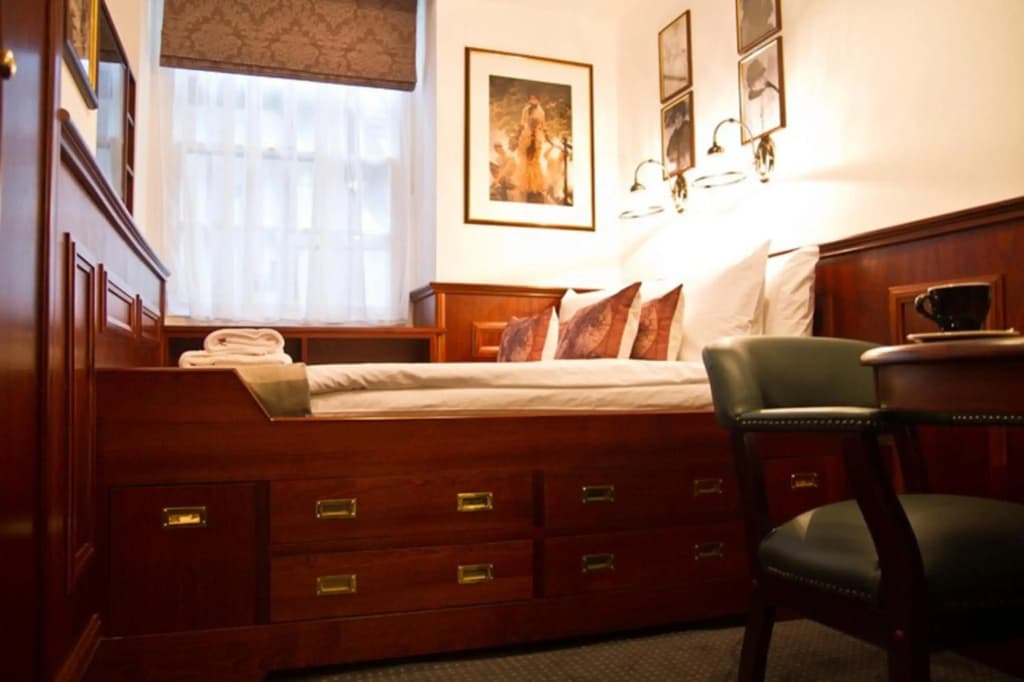 Regency House - photo 5
