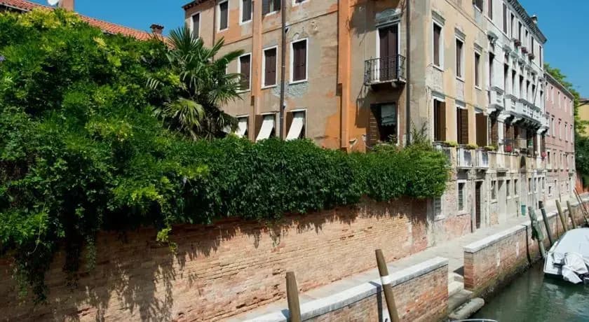 Madame V Apartments - photo 10