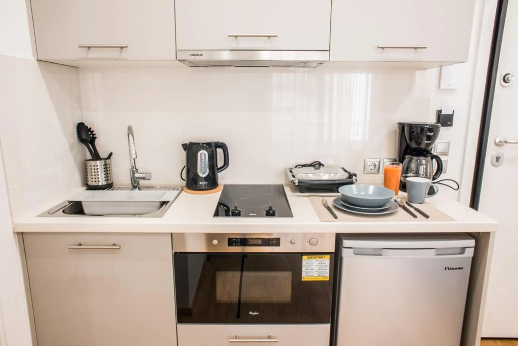 A22 Irresistible modern flat with balcony@centre - photo 12