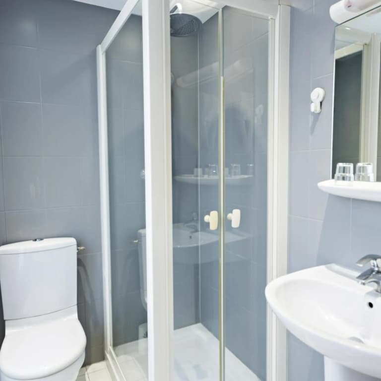 Modern Hotel - photo 19