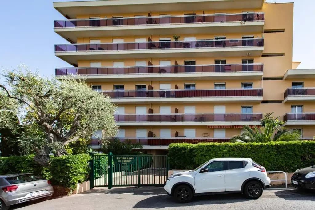 Nice Studio with balcony in quiet residence close to all amenities - photo 11