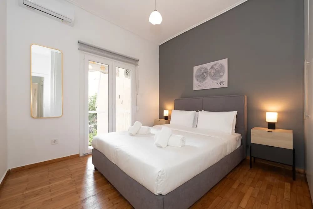 Contemporary Chic Apartment in Athens - photo 4