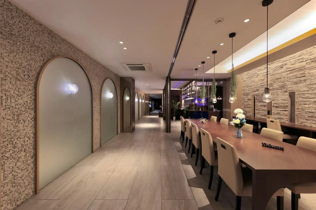 Shinsaibashi Crystal Hotel - photo 16