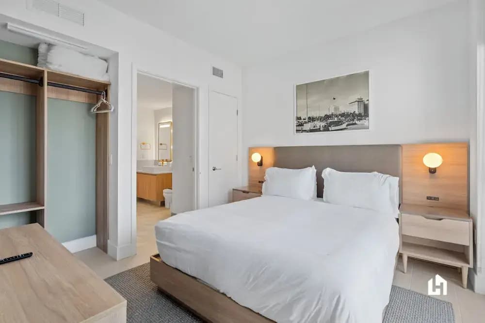Stylish Apartments with Partial Ocean Views in Downtown - photo 32