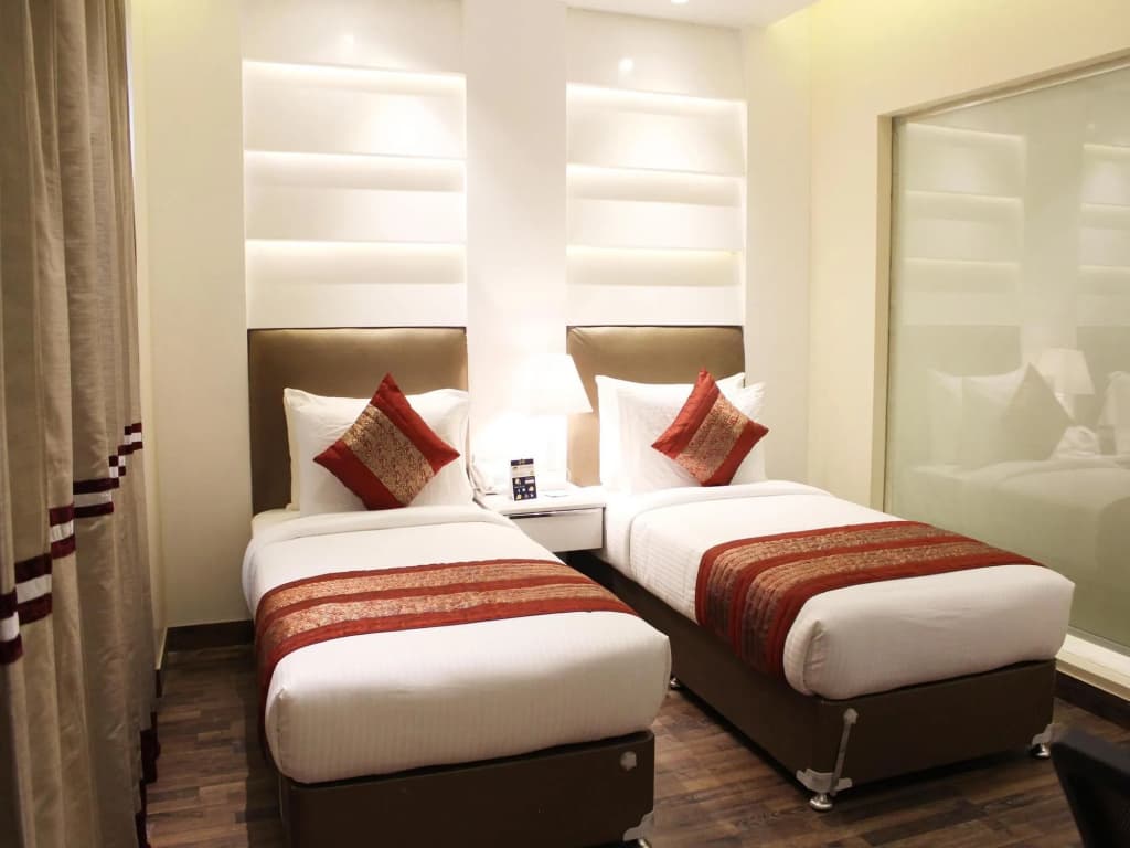 OYO 2637 Hotel Picasso Prive - photo 3