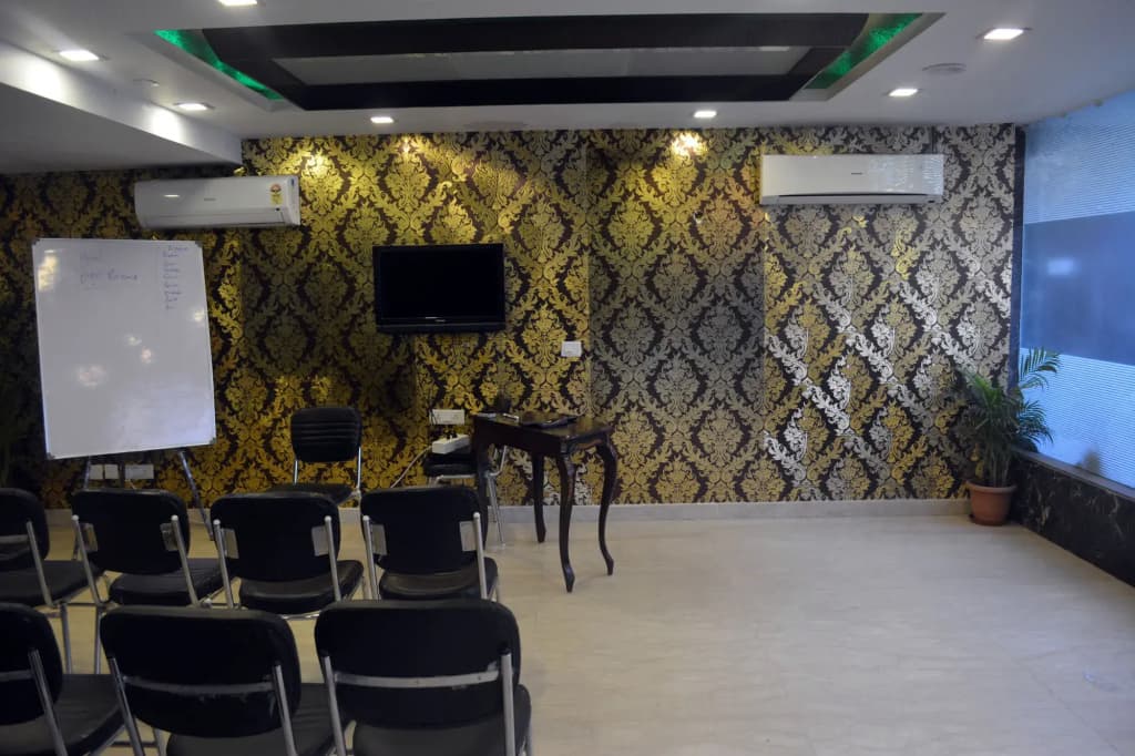 Hotel Le Grand By FabHotels - photo 13