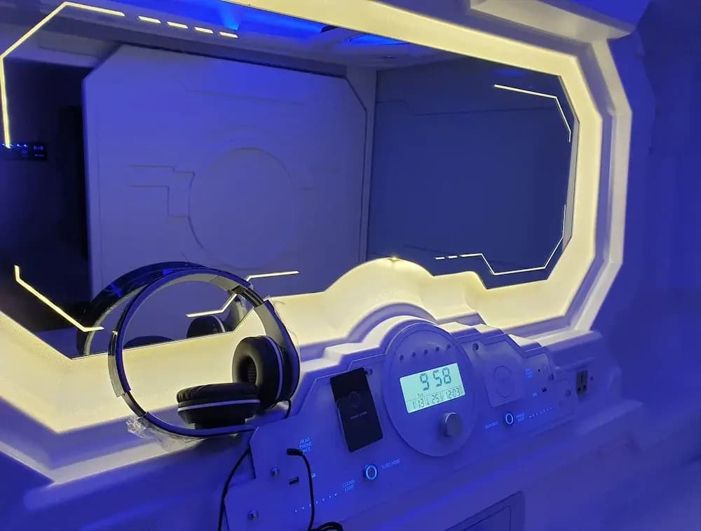 SkyCity Capsule Hostel - photo 15