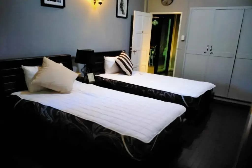 OYO 857 42 Loft Bed and Breakfast - photo 3