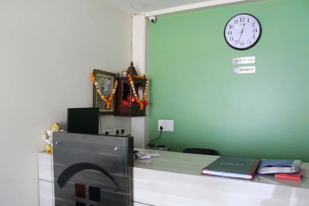 South Delhi Inn - photo 11