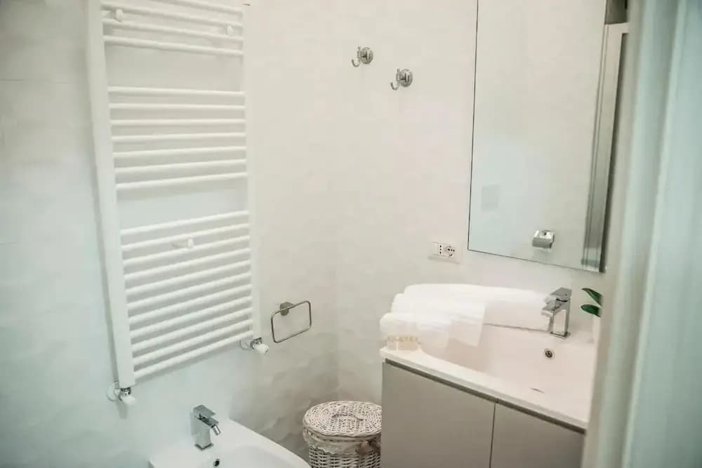 Central Luxury Apartment - photo 8