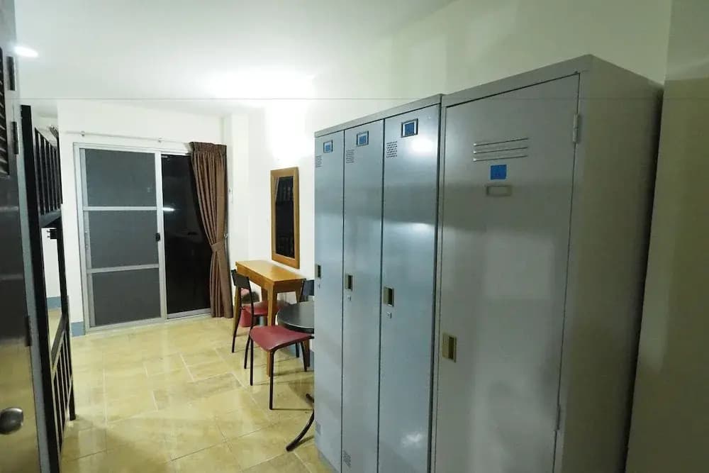 Just Sleep At Box Hostel - photo 5