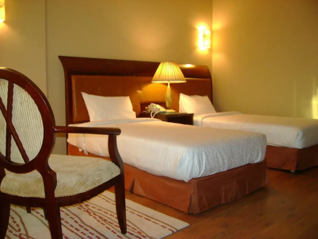 Sharjah Royal Tulip Hotel apartment - photo 6