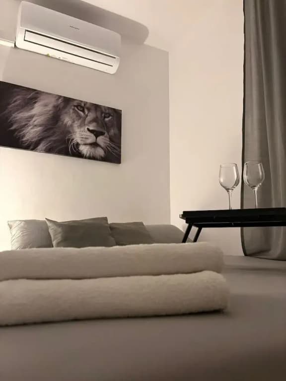 Meridian Rooms - photo 2